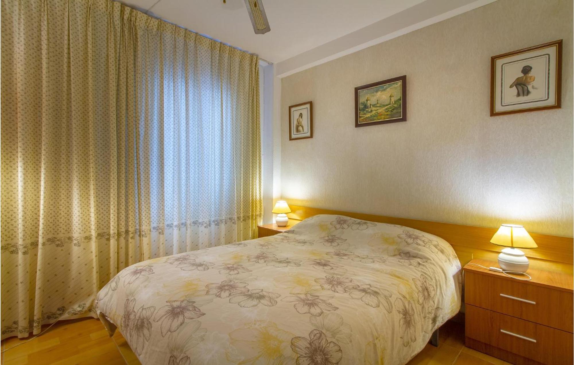 Stunning Apartment In Gandia With Kitchen Zewnętrze zdjęcie