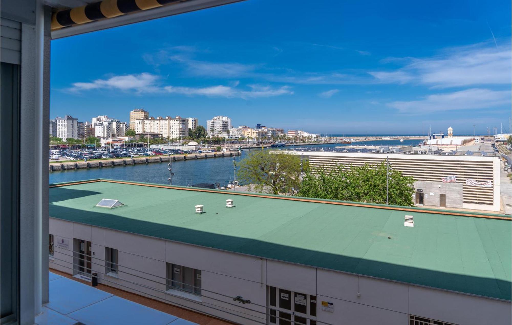 Stunning Apartment In Gandia With Kitchen Zewnętrze zdjęcie